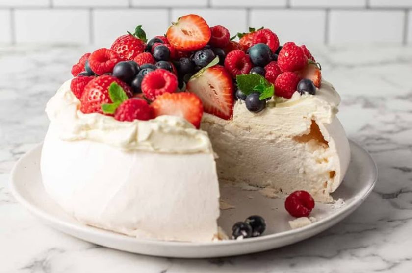 What is Australia's Most Popular Dessert? 1 A picture of Pavlova as one of famous australia dessert